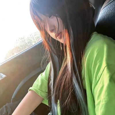 黎明时分的年轻人们
